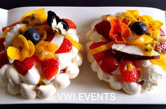 Dessert duo Pavlova Caraibes