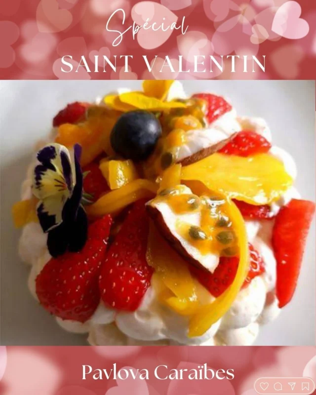 Pavlova Caraïbe  Ingrédients :
•	Meringue :
o	4 blancs d'œufs
o	200 g de sucre en poudre
o	1 cc de maïzena
•	Confiture de coco 
•	Crème pâtissière à la vanille :
o	500 ml de lait
o	1 gousse de vanille 
o	100 g de sucre
o	4 jaunes d'œufs
o	50 g de farine (ou 40 g de maïzena)
o	30 g de beurre
o	1 bouchon de rhum vieux
•	Pour la décoration :
o	Fruits frais  An nou ay :
1.	Meringue :
o	Préchauffez le four à 120°C  et tapissez une plaque de cuisson de papier sulfurisé.
o	Dans un bol, montez les blancs d'œufs en neige ferme en ajoutant progressivement le sucre en poudre. Continuez à fouetter jusqu'à ce que la meringue soit brillante et forme des pics fermes.
o	Ajoutez la maïzena à la meringue.
o	Étalez la meringue en forme de disque sur la plaque de cuisson, en creusant légèrement le centre pour former un nid.
o	Enfournez pendant environ 1h30, jusqu'à ce que la meringue soit croustillante à l'extérieur et moelleuse à l'intérieur. Laissez refroidir.
2.	Crème pâtissière :
o	Fendez la gousse de vanille en deux et grattez les graines avec la pointe d'un couteau.
o	Mettez le lait dans une casserole avec les graines et la gousse de vanille. Portez à ébullition, puis retirez du feu et laissez infuser pendant 10 minutes. 
o	Dans un bol, fouettez les jaunes d'œufs avec le sucre jusqu'à ce que le mélange blanchisse et devienne mousseux.
o	Ajoutez la farine (ou la maïzena) et mélangez bien.
o	Retirez la gousse de vanille du lait et versez le lait chaud progressivement sur le mélange œufs-sucre en fouettant constamment.
o	Remettez le mélange dans la casserole et faites cuire à feu moyen en remuant constamment jusqu'à ce que la crème épaississe.
o	Retirez la casserole du feu et ajoutez le beurre et le rhum. Mélangez jusqu'à ce qu'il soit complètement fondu et incorporé.
o	Versez la crème pâtissière dans un bol et couvrez-la de film alimentaire au contact . Laissez refroidir complètement.
3.	Assemblage :
o	Étalez une couche de confiture de coco au fond de la meringue refroidie.
o	Remplissez le nid de meringue avec la crème pâtissière .
o	Ajoutez les fruits frais juste avant de servir pour la décoration.  Mi on bel ti bitin sikré kon lanmou  Bel bo Vanessa  #traiteurantillais#